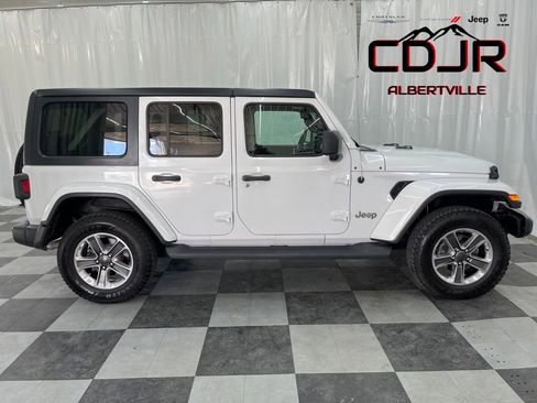 Used 2020 Jeep Wrangler Unlimited Sahara AWD/4WD image 5