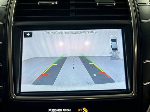 Used 2019 Lincoln Nautilus Select image 15