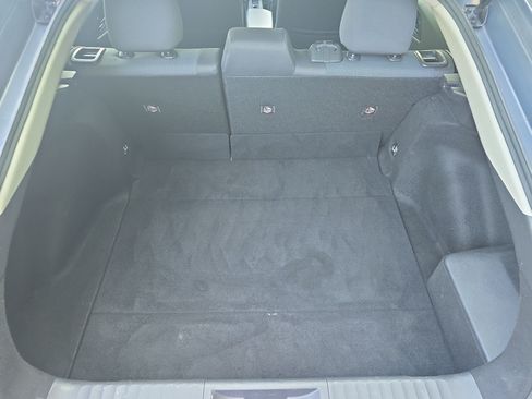 Used 2024 Toyota Prius LE FWD image 12