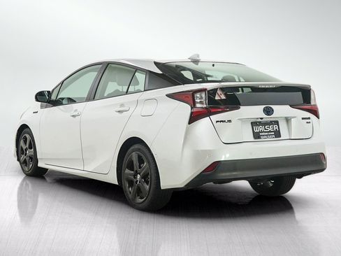 Used 2021 Toyota Prius FWD image 3