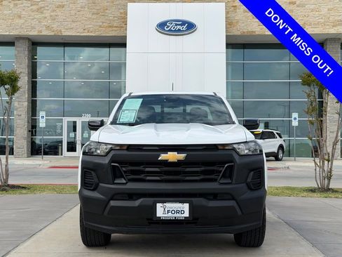 Used 2024 Chevrolet Colorado W/T w/ Safety Package image 2