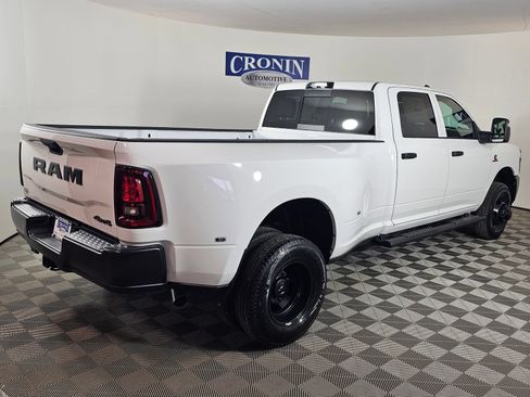 New 2026 RAM 3500 Tradesman AWD/4WD image 32