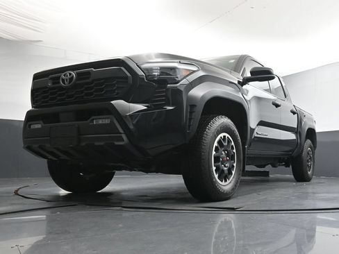 Used 2024 Toyota Tacoma TRD Off-Road AWD/4WD image 34