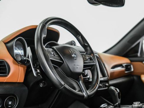 Used 2017 Maserati Levante S image 12