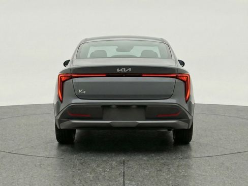 Used 2025 Kia K4 LXS image 7