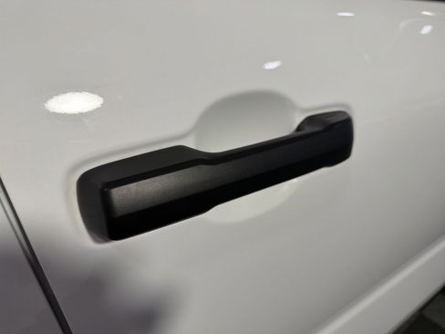 Used 2025 Toyota 4Runner SR5 AWD/4WD image 16