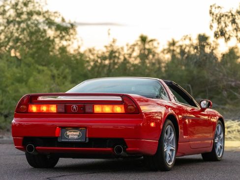 Used 2005 Acura NSX T RWD image 11