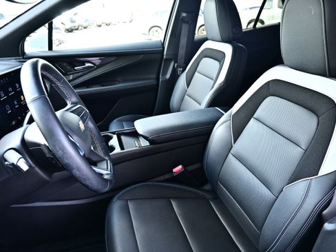 Used 2024 Chevrolet Blazer EV LT image 17