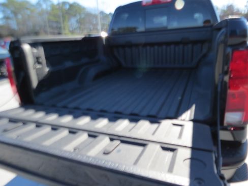 Used 2023 Chevrolet Colorado Z71 w/ Z71 Convenience Package 2 image 11