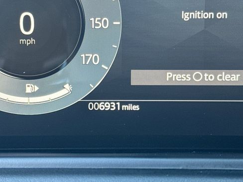 Used 2026 Land Rover Range Rover Velar Dynamic SE image 31