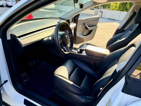 Used 2020 Tesla Model Y Long Range AWD/4WD image 23