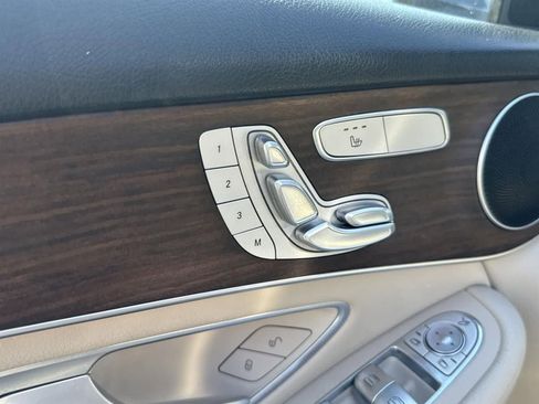 Used 2022 Mercedes-Benz GLC 300 image 22