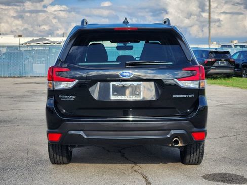Used 2023 Subaru Forester Limited AWD/4WD image 6
