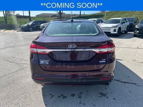 Used 2017 Ford Fusion SE w/ Fusion SE Technology Package FWD image 8