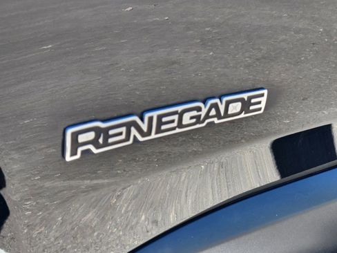 Used 2021 Jeep Renegade Latitude w/ Convenience Group AWD/4WD image 11