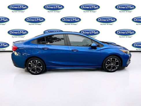 Used 2019 Chevrolet Cruze LT w/ Convenience Package FWD image 8