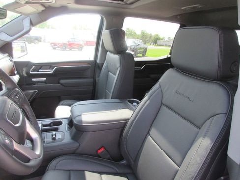 New 2026 GMC Sierra 1500 Denali w/ Denali Reserve Package AWD/4WD image 14