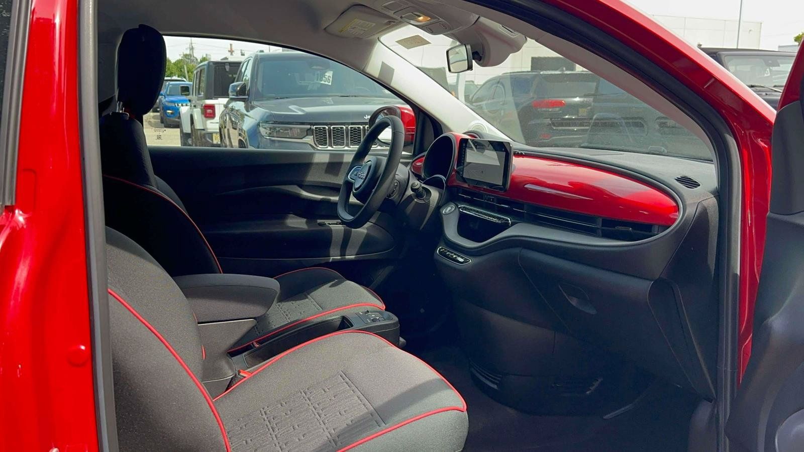 Used 2024 FIAT 500 e (RED) FWD image 32