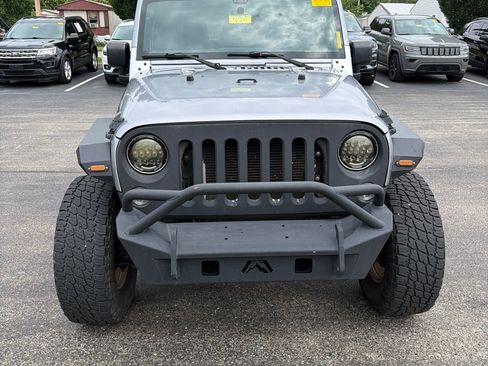 Used 2017 Jeep Wrangler Sport AWD/4WD image 8