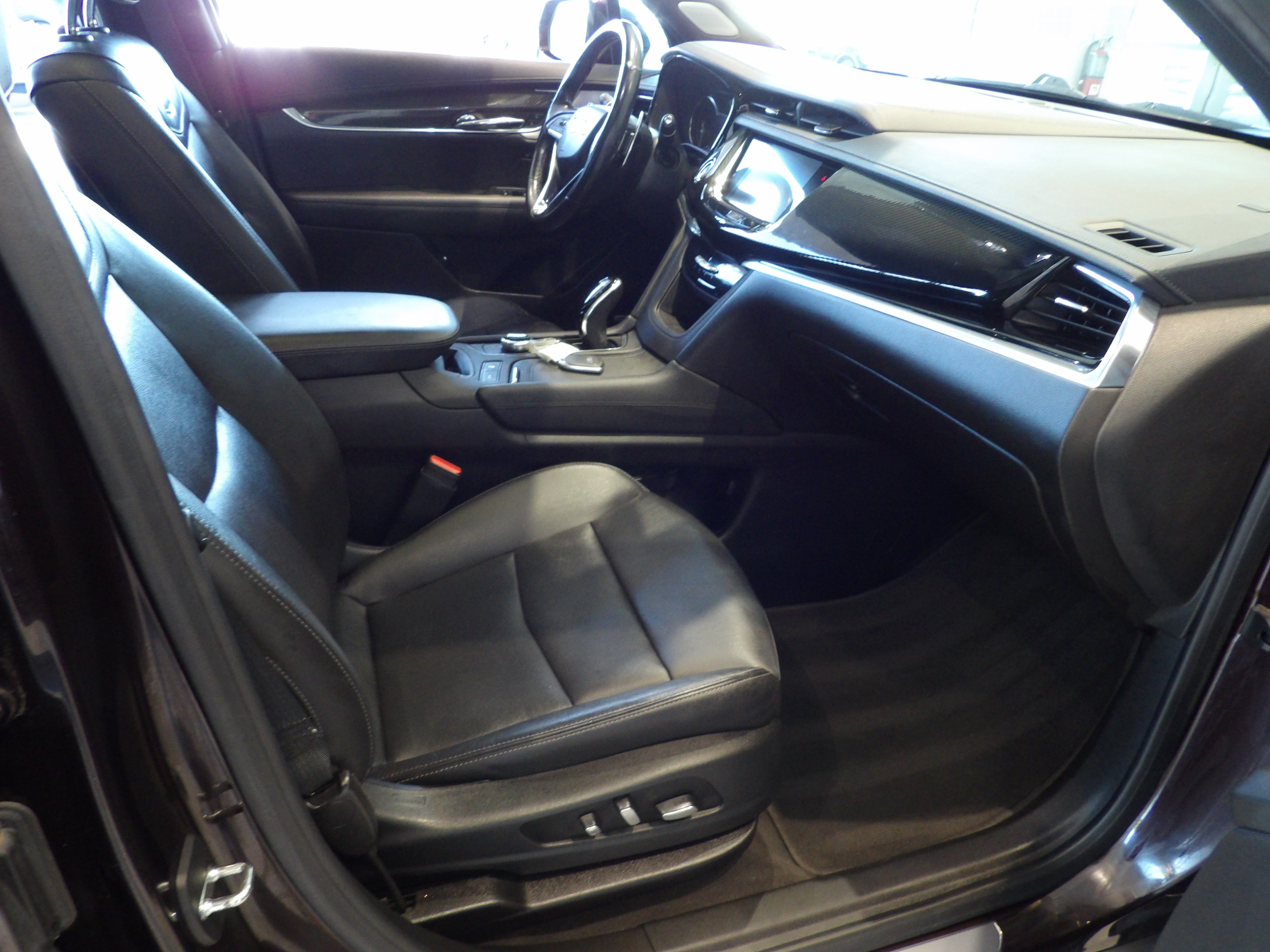 Used 2020 Cadillac XT6 Sport AWD/4WD image 26