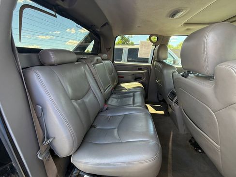 Used 2006 Chevrolet Avalanche Z71 w/ Sun And Sound Package AWD/4WD image 14