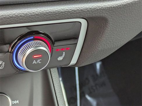 Used 2025 Audi Q3 2.0T Premium image 27