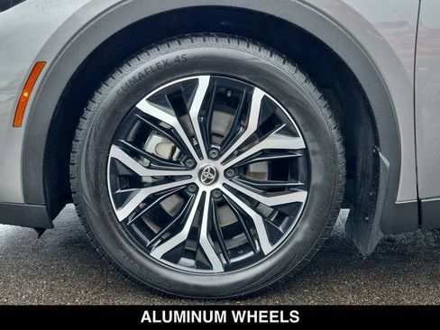Used 2023 Toyota Crown AWD/4WD image 16
