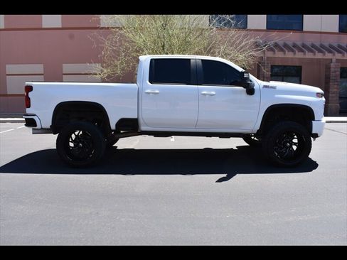 Used 2020 Chevrolet Silverado 2500 LT w/ Z71 Off-Road Package AWD/4WD image 1