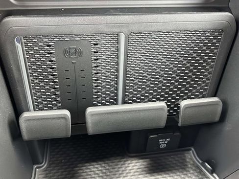 New 2026 RAM 1500 4x4 Crew Cab image 29