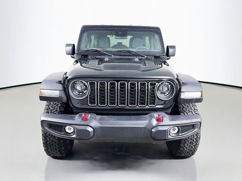 Used 2025 Jeep Wrangler Unlimited Rubicon AWD/4WD image 2