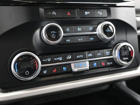 Used 2024 Ford Expedition Max XLT image 20