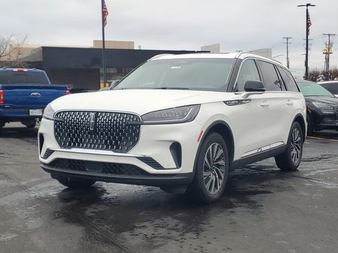 New 2025 Lincoln Aviator AWD w/ Equipment Group 101A image 2