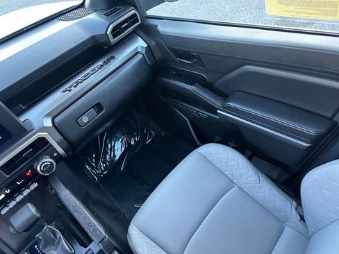 Certified 2025 Toyota Tacoma SR5 image 24