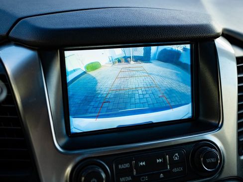 Used 2019 Chevrolet Suburban LT image 30