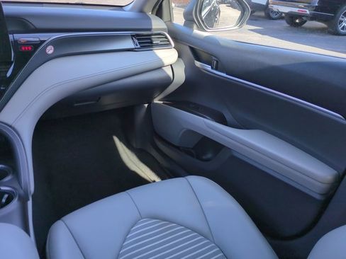 Used 2023 Toyota Camry SE image 16