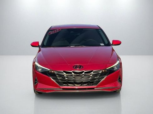 Used 2022 Hyundai Elantra SE FWD image 2