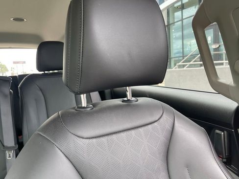 Used 2023 Kia Carnival LX FWD image 20