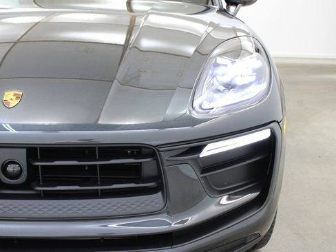 New 2026 Porsche Macan image 11