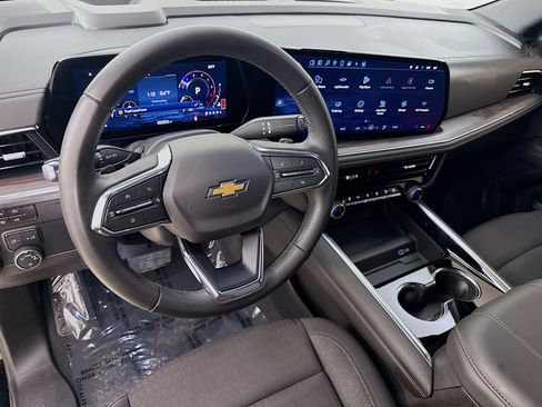 Used 2025 Chevrolet Tahoe LS image 9