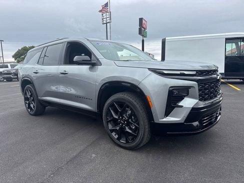 New 2026 Chevrolet Traverse RS w/ LPO, Floor Liner Package FWD image 8