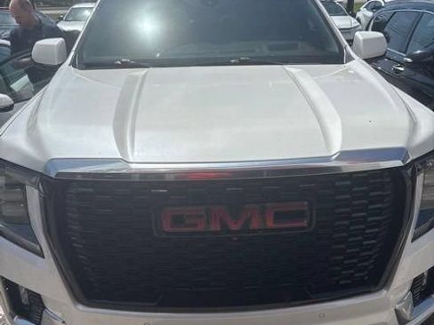 Used 2021 GMC Yukon XL Denali w/ LPO, Illumination Package RWD image 3
