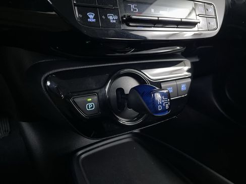 Used 2020 Toyota Prius LE image 17