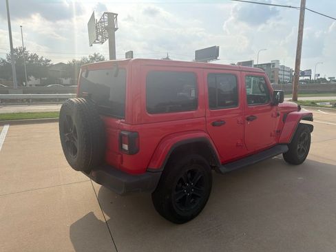 Used 2021 Jeep Wrangler Unlimited Sahara AWD/4WD image 13