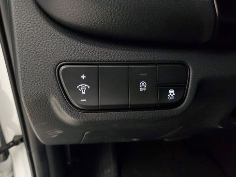 Used 2025 Kia Seltos S image 13