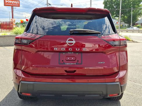 Used 2025 Nissan Rogue SV AWD/4WD image 6