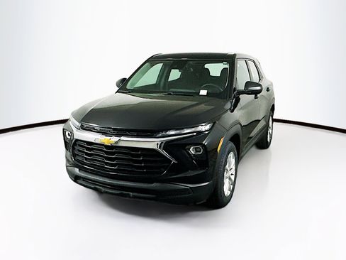 Used 2024 Chevrolet TrailBlazer LS FWD image 3