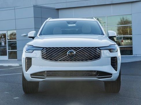 New 2026 Volvo XC90 B6 Plus image 2