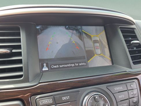 Used 2015 Nissan Pathfinder Platinum FWD image 20