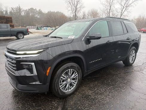 New 2026 Chevrolet Traverse LT w/ Driver Confidence Package FWD image 7