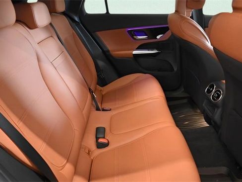 Used 2024 Mercedes-Benz GLC 300 4MATIC image 19